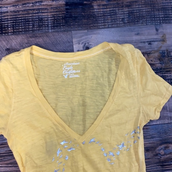 American Eagle Vneck t shirt size small - Picture 3 of 3